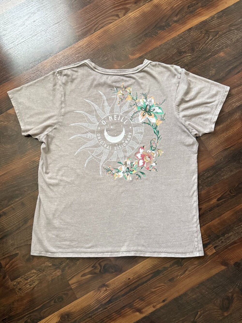 O'Neill "Ladies As Above" Oversized, Soft T-Shirt - Size S
